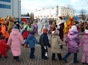 Новый год, Дед Мороз, Снегурочка, массовые игровые программы, новогодние программы для детей и взрослых, новогодние игры со скоморохами. Новогодние уличные гулянья. Новый год, Дед Мороз, Снегурочка, массовые игровые программы, новогодние программы для детей и взрослых, новогодние игры со скоморохами. Новогодние уличные гулянья.