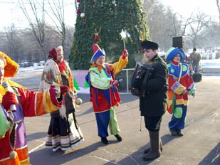 Рождество, Рождественская программа, Дед Мороз, фольклорный ансамбль, скоморохи, ростовые куклы, баянист Рождество, Рождественская программа, Дед Мороз, фольклорный ансамбль, скоморохи, ростовые куклы, баянист